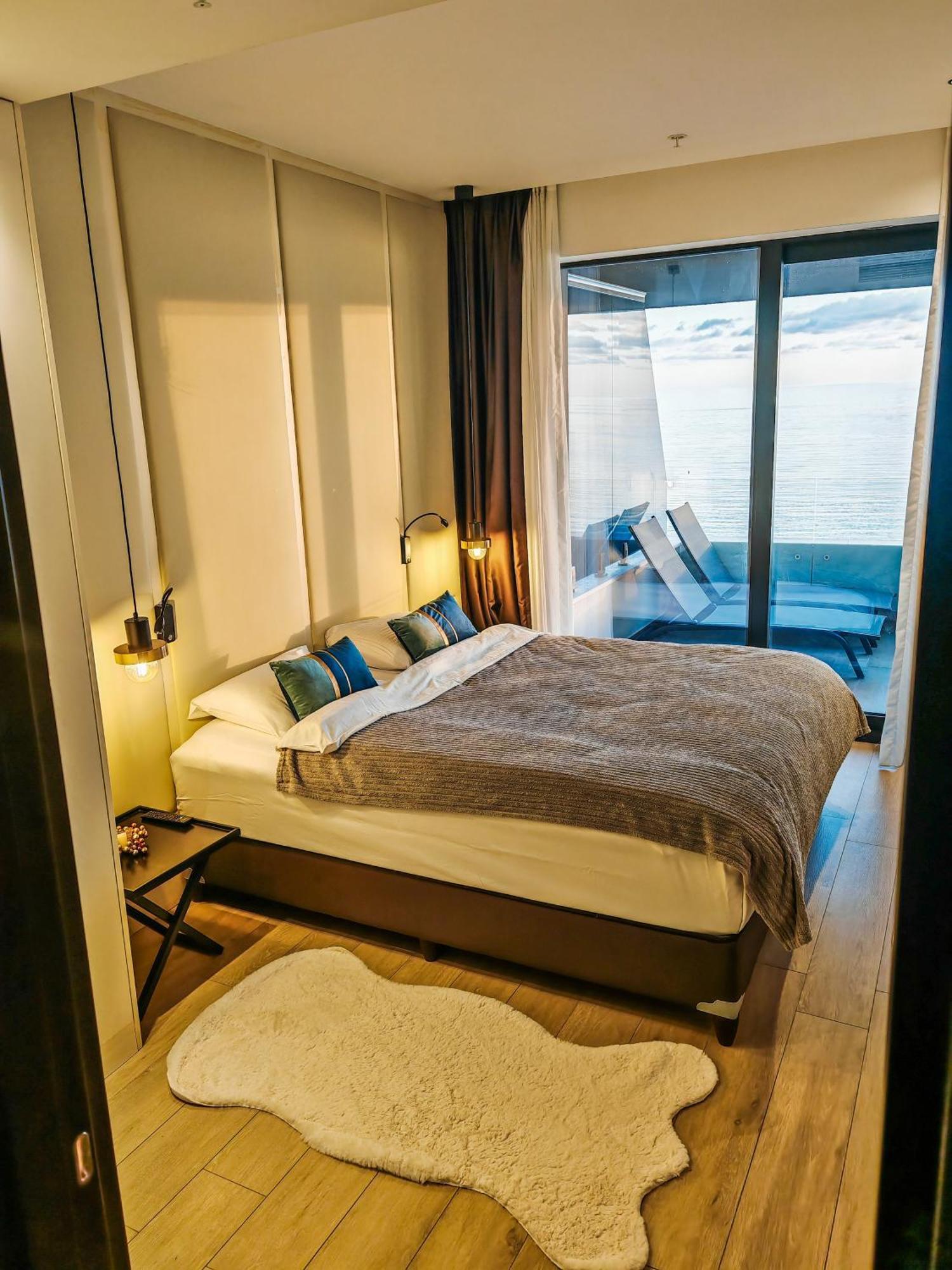 Beachfront Luxury Apartment Budva Buitenkant foto